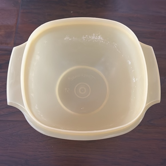 Set a five Tupperware bowl with lids - Picture 2 of 7